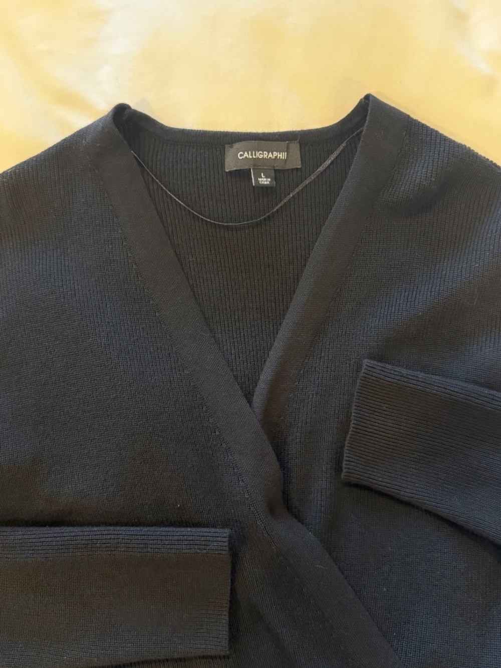 Calligraphi Woman's Black Light Sweater Size Large - Picture 4 of 6